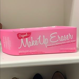 Makeup eraser